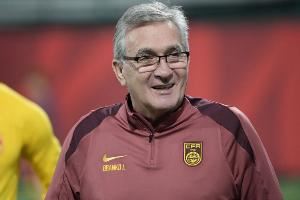 ：国足选帅面试结束开始“询价” 预计年薪150万刀对标伊万