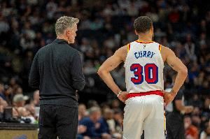 勇士媒体发问：未来10场有8个客场&3个背靠背 我们能赢几场？