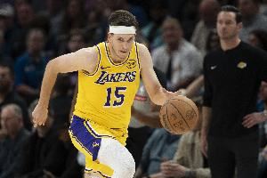 复出找找感觉！里夫斯17中7&三分10中2砍24+5+7 正负值+18最高