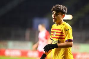 官方:巴萨小将埃斯帕特在西班牙青年队受伤,预计缺席8到10周